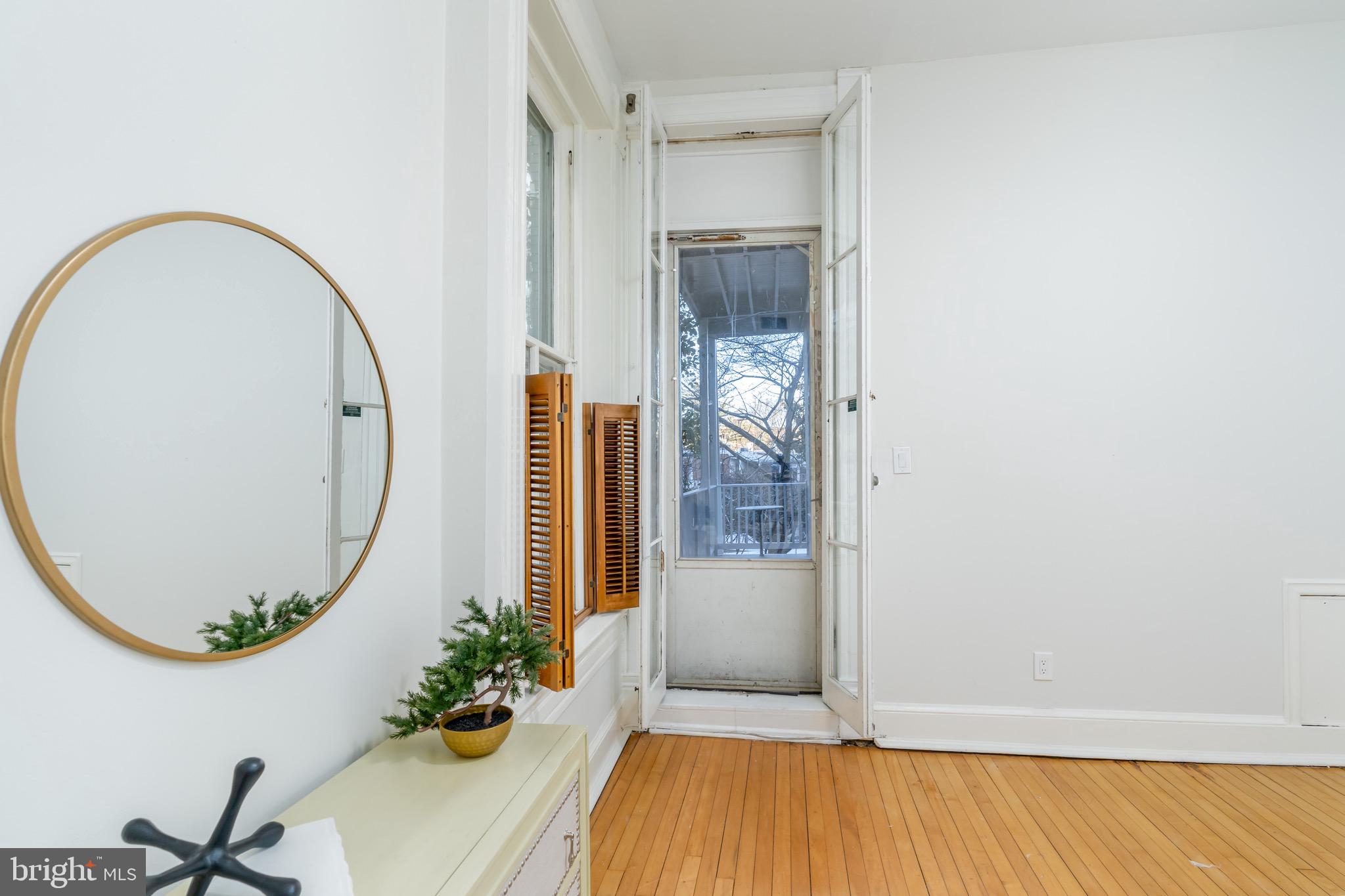 2013 Kalorama Road Northwest, Unit 4 Washington, DC 20009 - Photo 15 of 25 Access to private porch