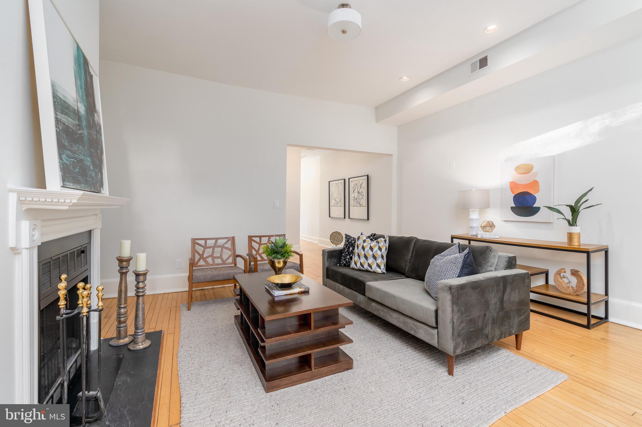 2013 Kalorama Road Northwest, Unit 4 Washington, DC 20009 - Photo 7 of 25 Living room
