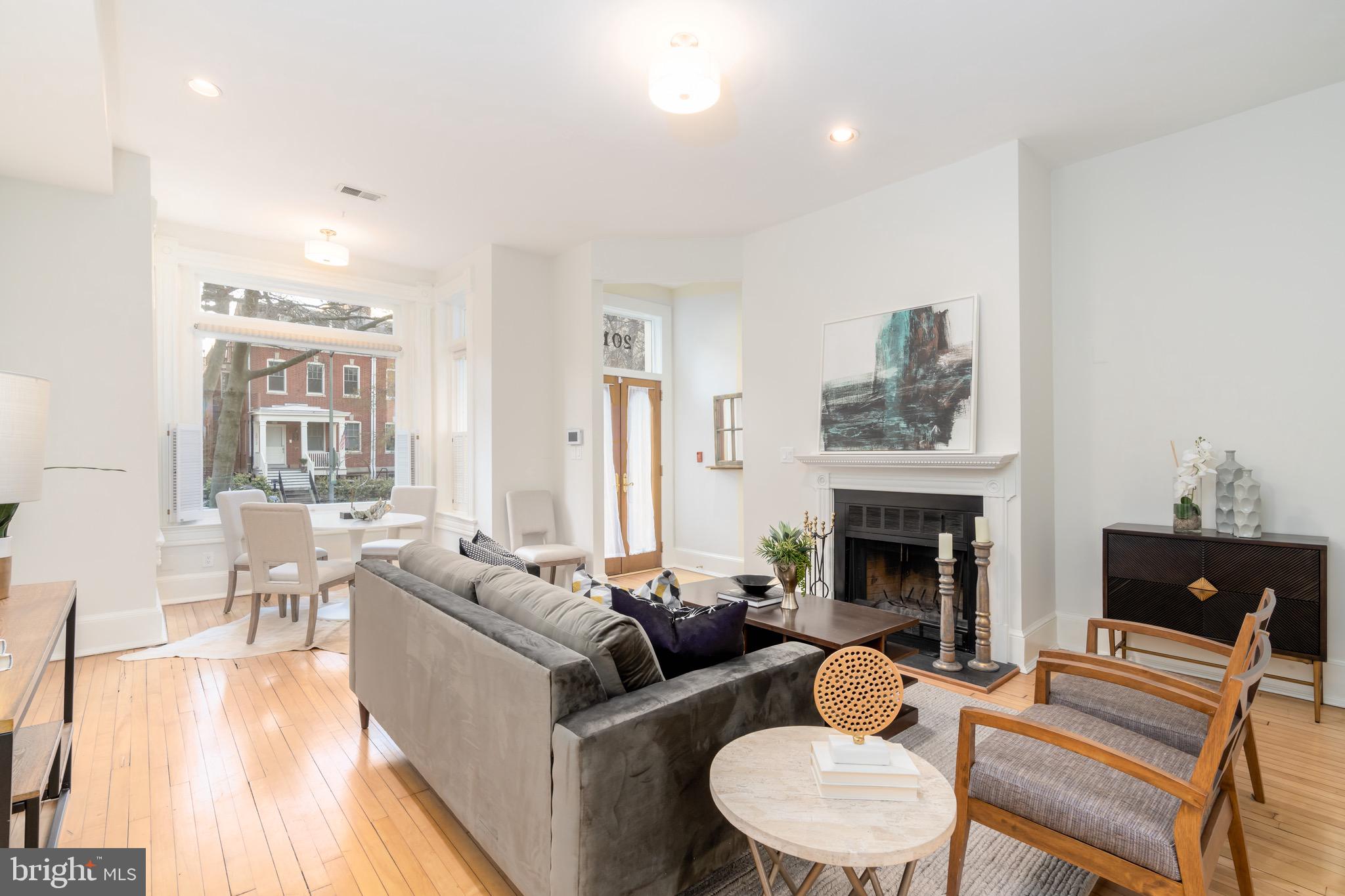 2013 Kalorama Road Northwest, Unit 4 Washington, DC 20009 - Photo 8 of 25 Living room, 10-foot ceilings!