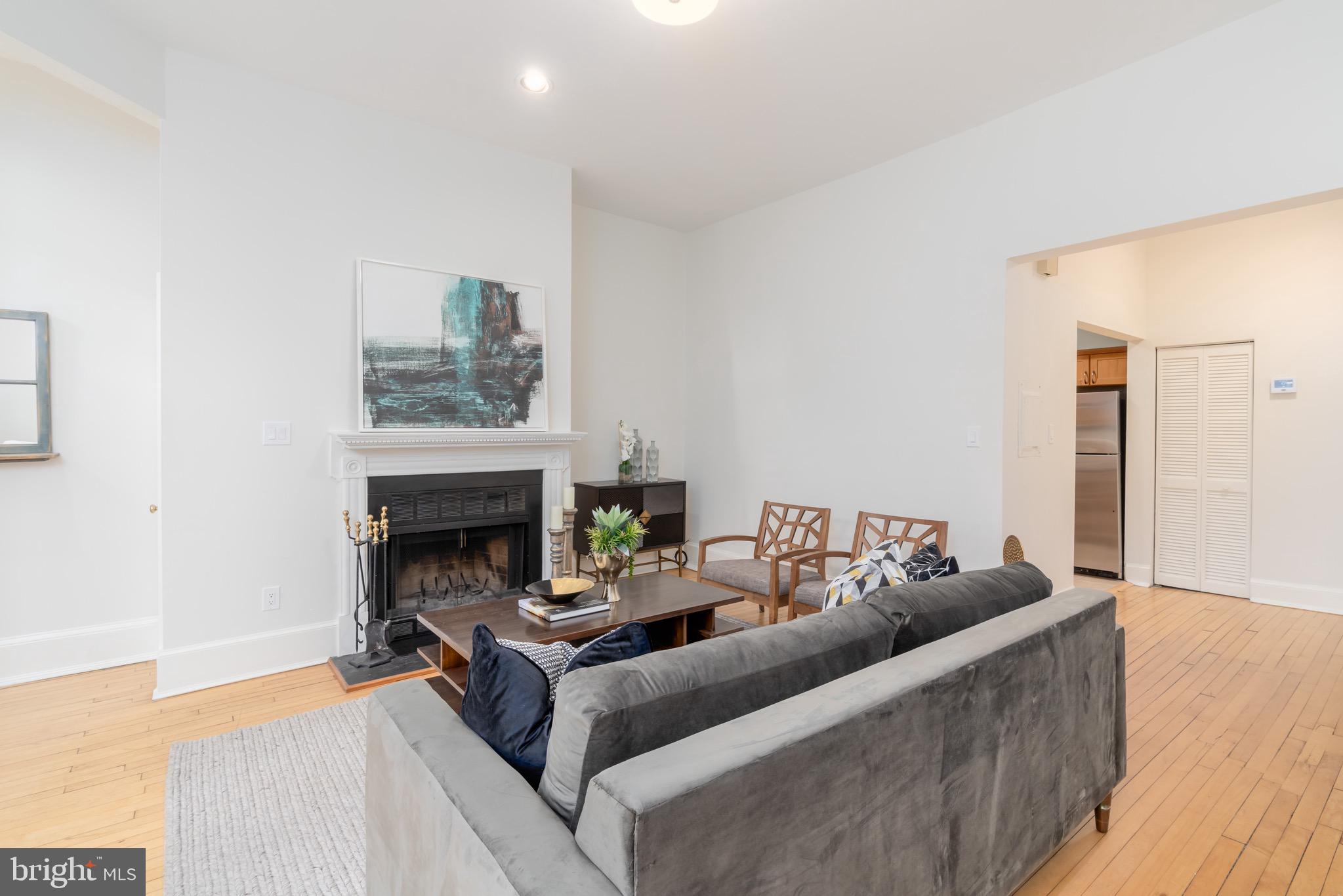 2013 Kalorama Road Northwest, Unit 4 Washington, DC 20009 - Photo 9 of 25 Living room
