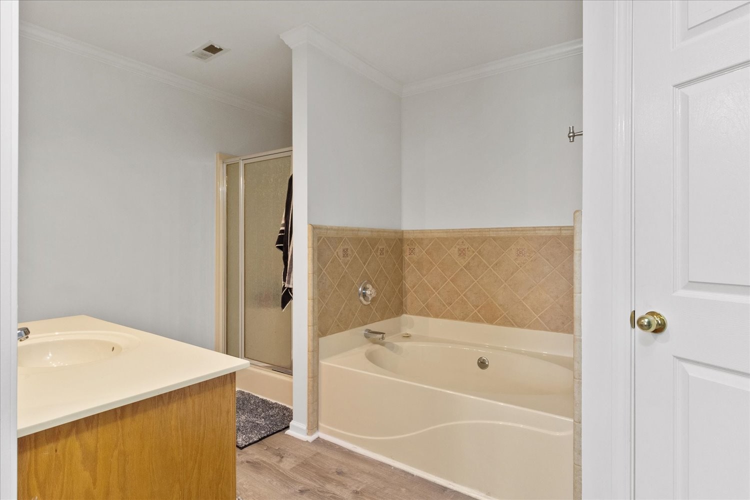 351 Rippy Ridge Road Normandy, TN 37360 - Photo 21 of 45 a bathroom with a bathtub