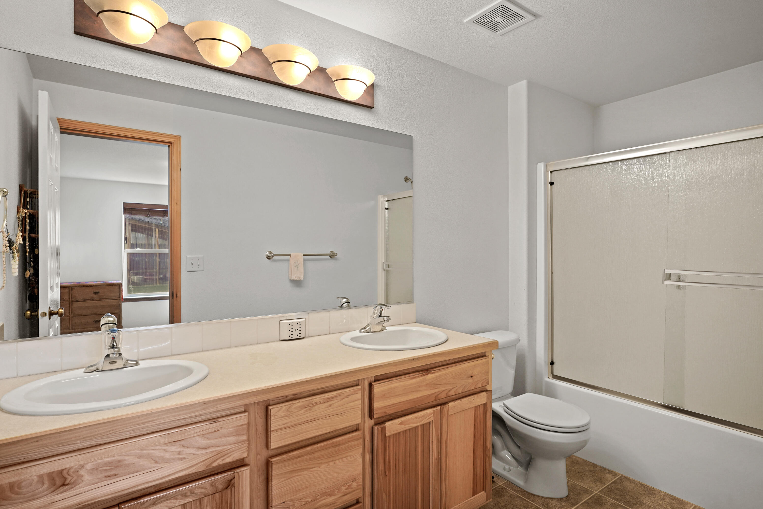20565 Dylan Loop Bend, OR 97702 - Photo 19 of 30 DSC06028
