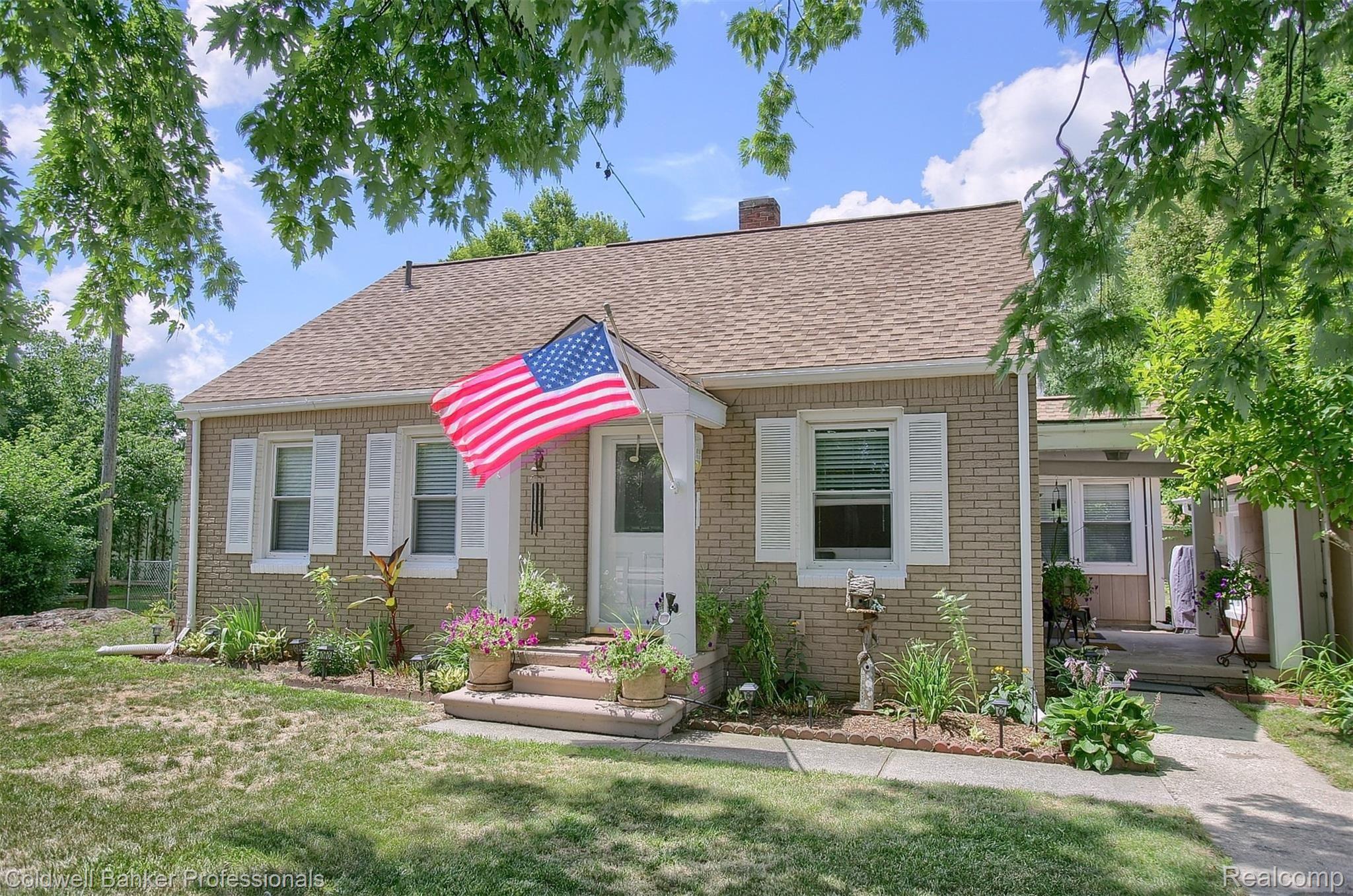 394 Sumpter Road Belleville, MI 48111 - Photo 3 of 30 3-Front 2nd View.jpg