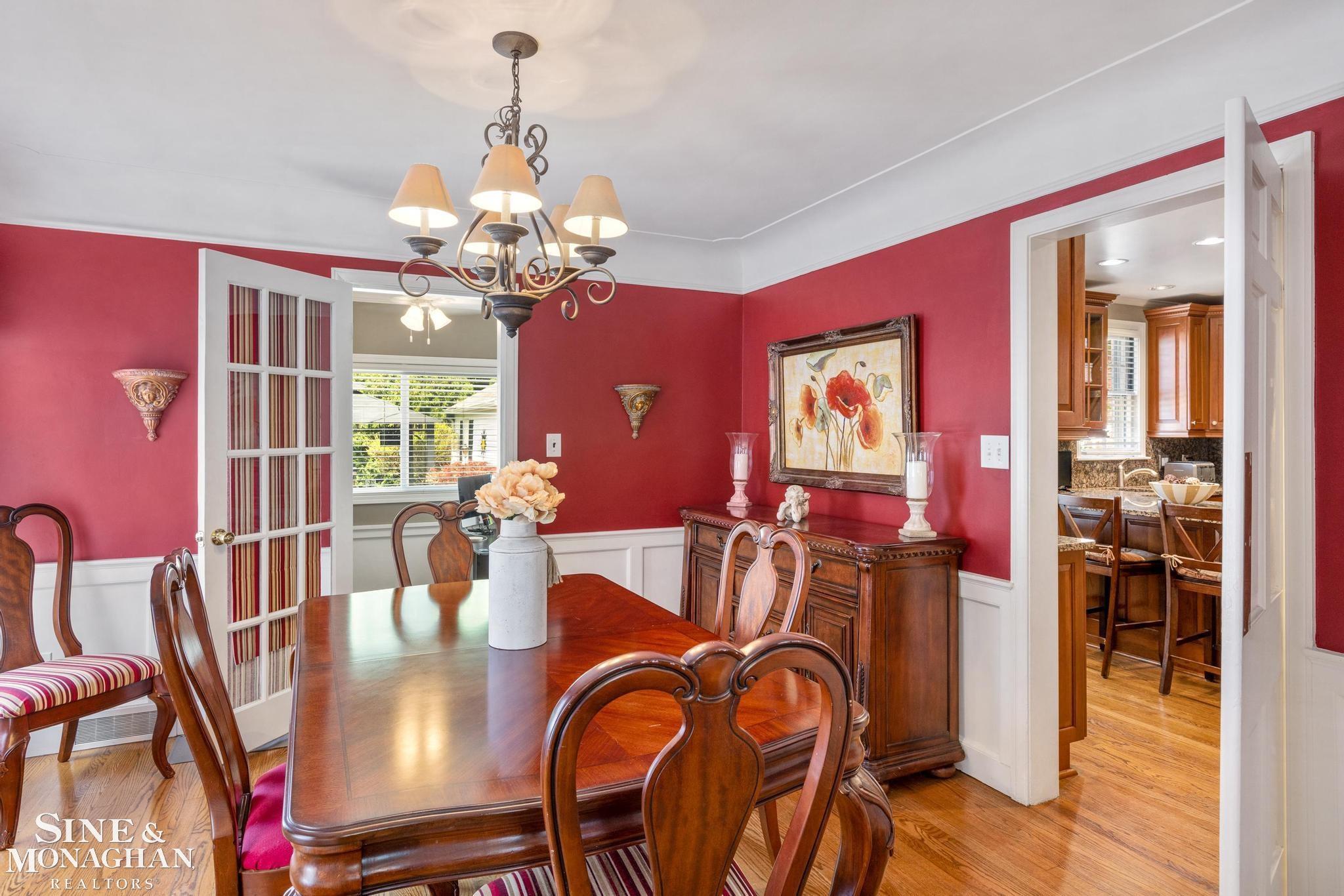 280 Merriweather Road Grosse Pointe, MI 48236 - Photo 9 of 36 50113617-8.JPG
