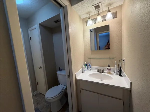 $149,900 | 6232 Robinson Street, Unit 3, Mission, KS 66202