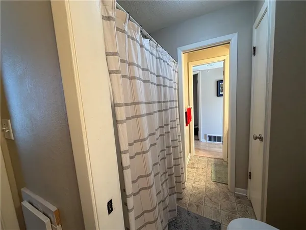 $149,900 | 6232 Robinson Street, Unit 3, Mission, KS 66202