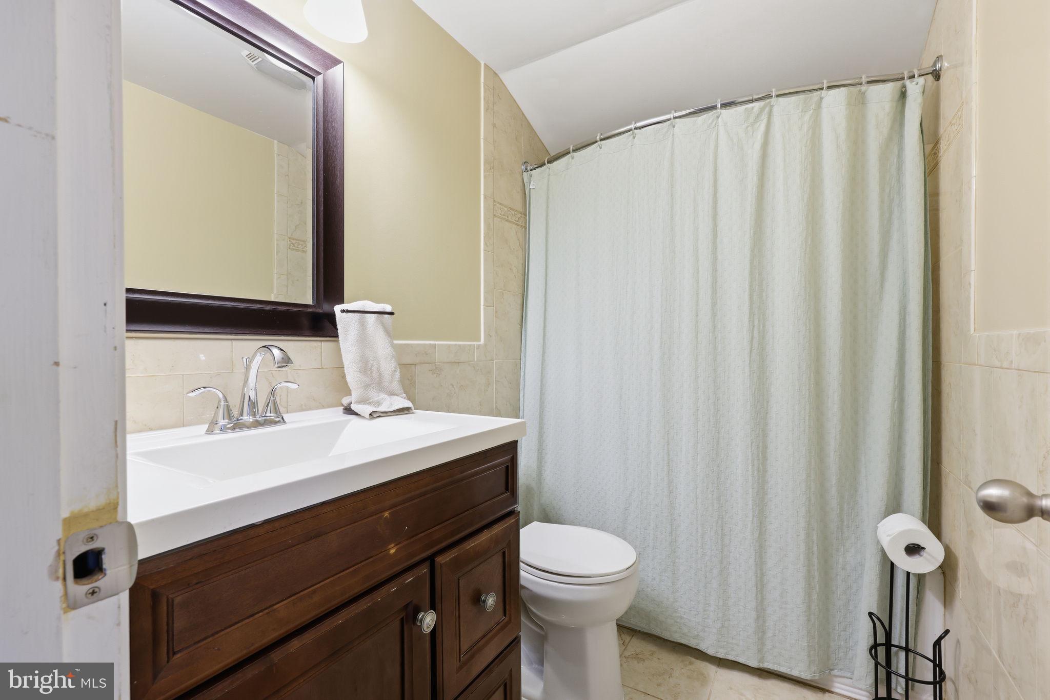 9 Harmony Road Levittown, PA 19056 - Photo 25 of 40 Bathroom Upstairs