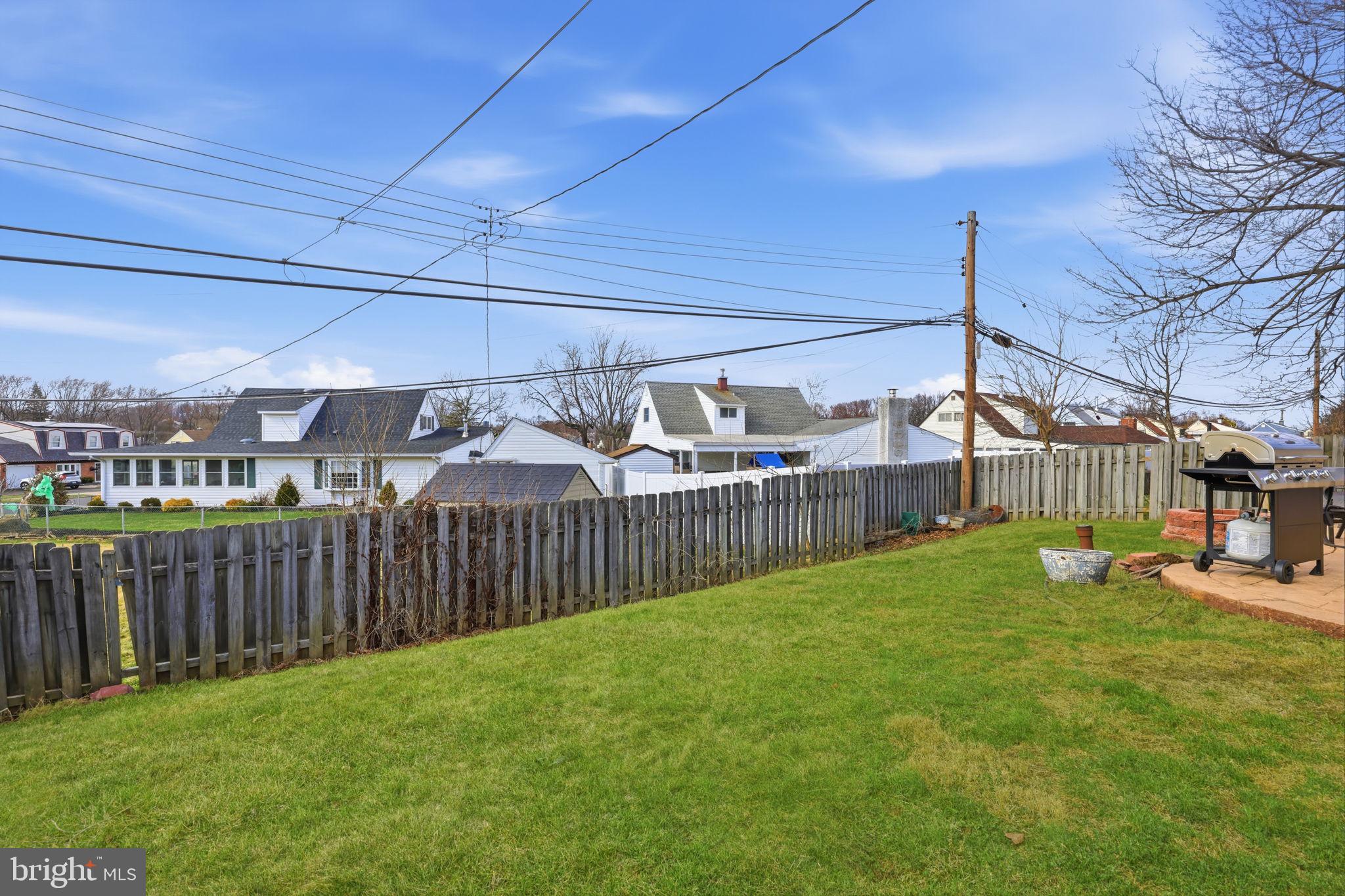 9 Harmony Road Levittown, PA 19056 - Photo 29 of 40 Sideyard