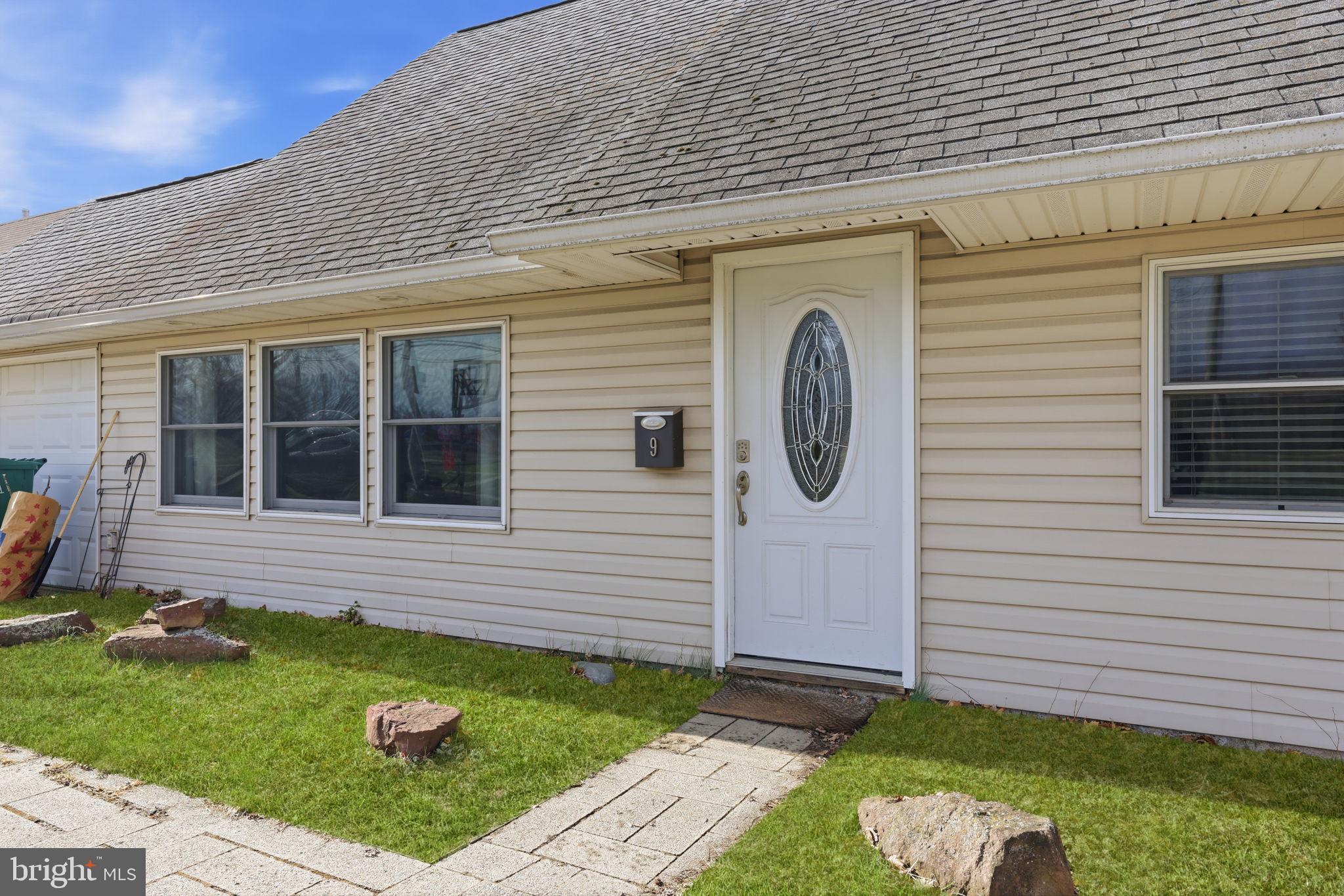 9 Harmony Road Levittown, PA 19056 - Photo 5 of 40