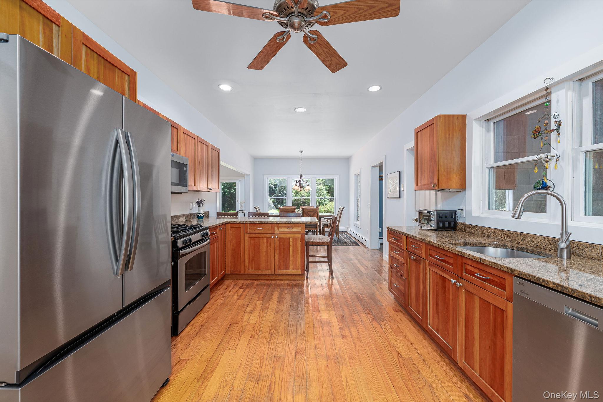 4408 Old North Road Southold, NY 11971 - Photo 6 of 36
