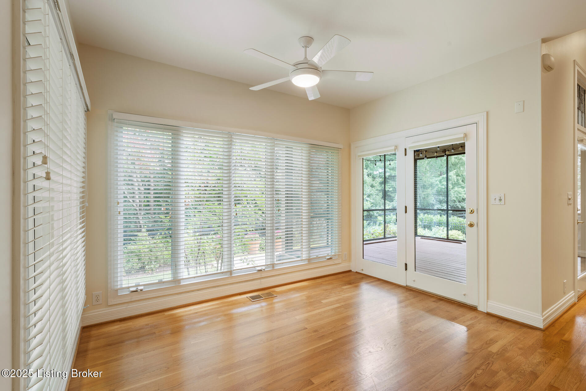 7910 Sutherland Farm Road Prospect, KY 40059 - Photo 19 of 64 Breakfast Area/Screen Porch