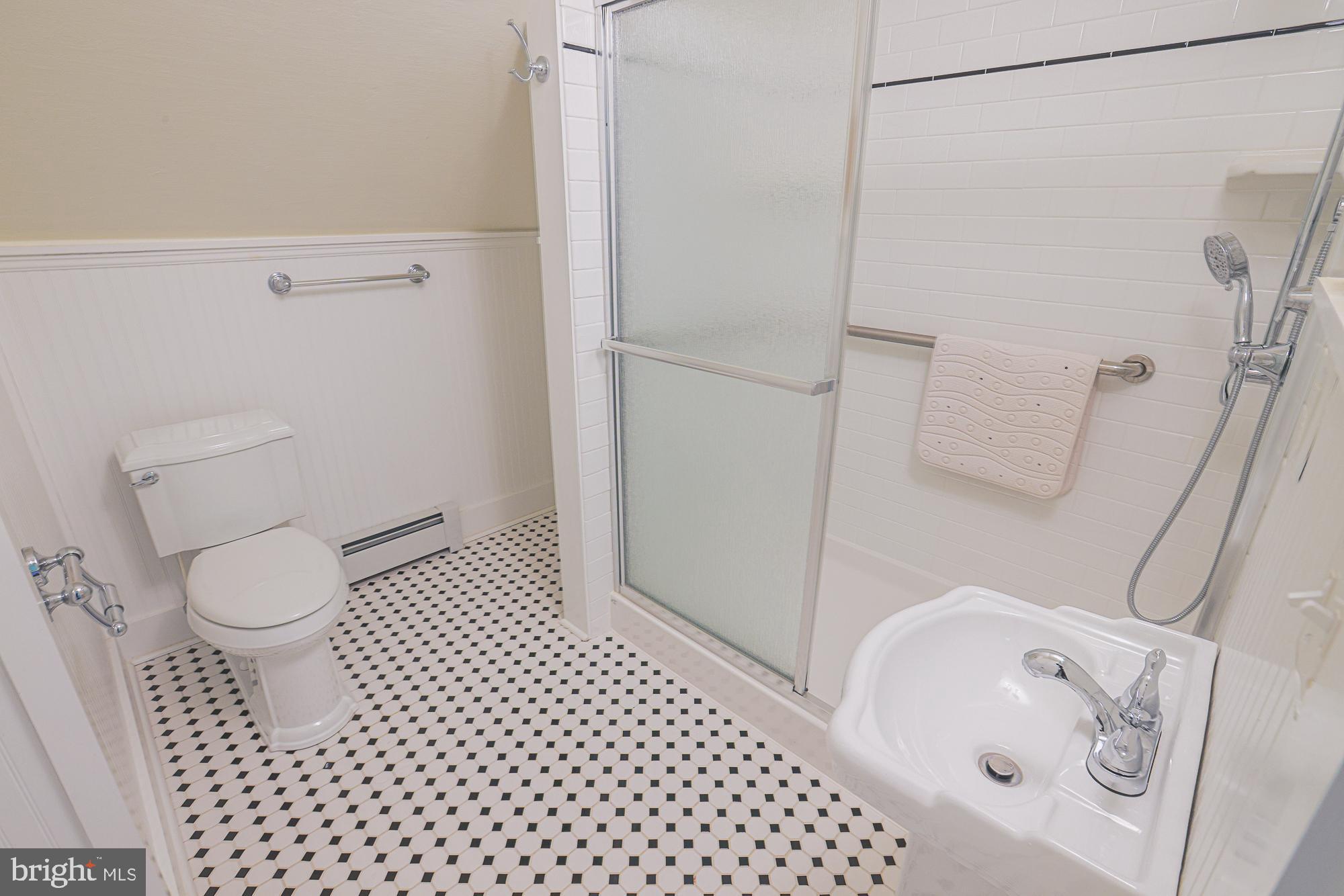 19020 Gunpowder Road Hampstead, MD 21074 - Photo 78 of 109 Upgraded bath