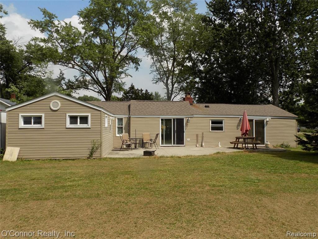 1580 Pug Road St. Clair, MI 48079 - Photo 2 of 10
