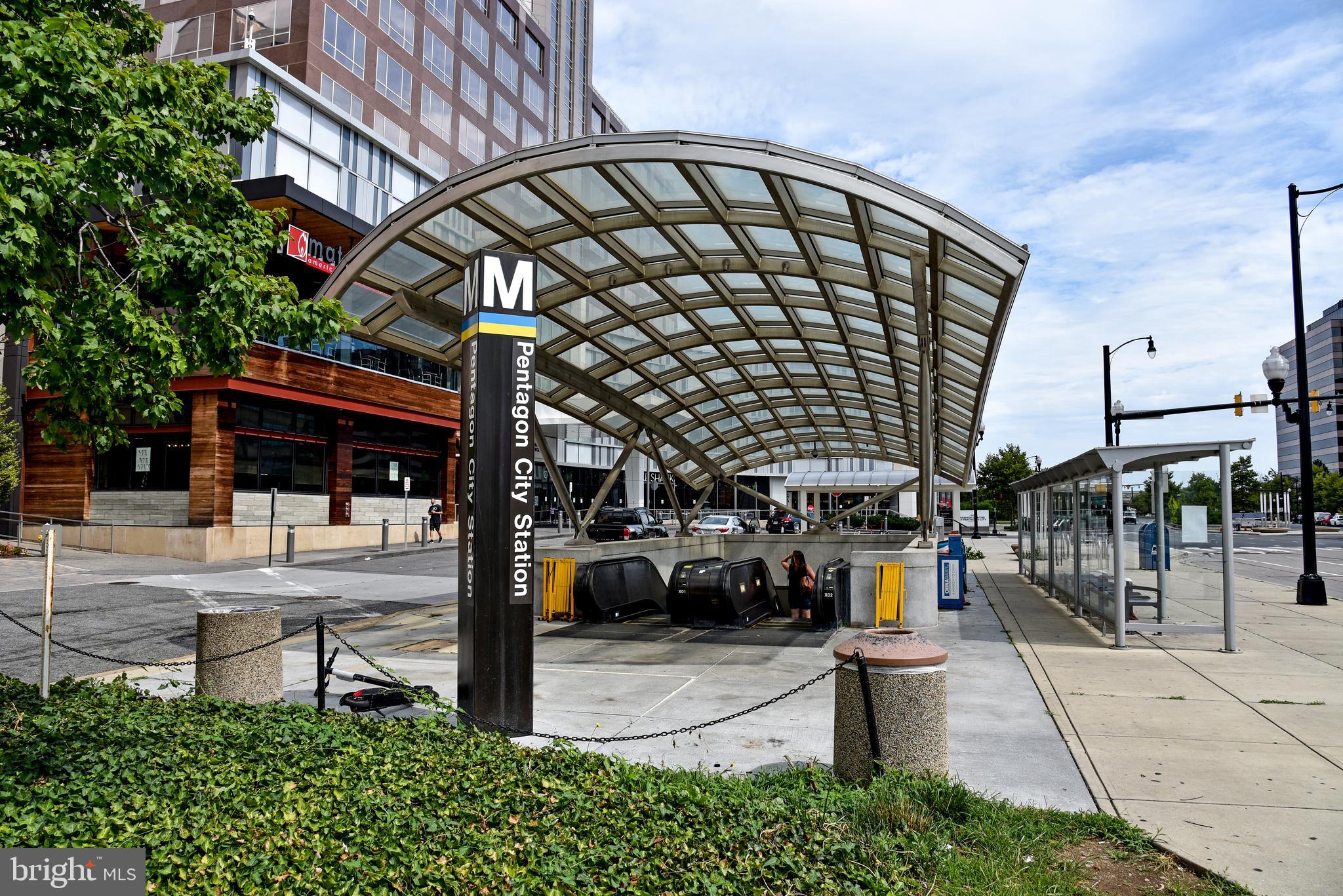 1301 South Arlington Ridge Road, Unit 110 Arlington, VA 22202 - Photo 28 of 45 a view of a building with sitting area