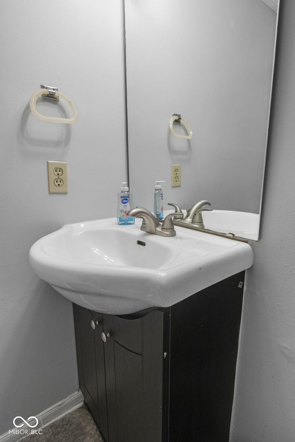 2524 Chaseway Court Indianapolis, IN 46268 - Photo 16 of 25