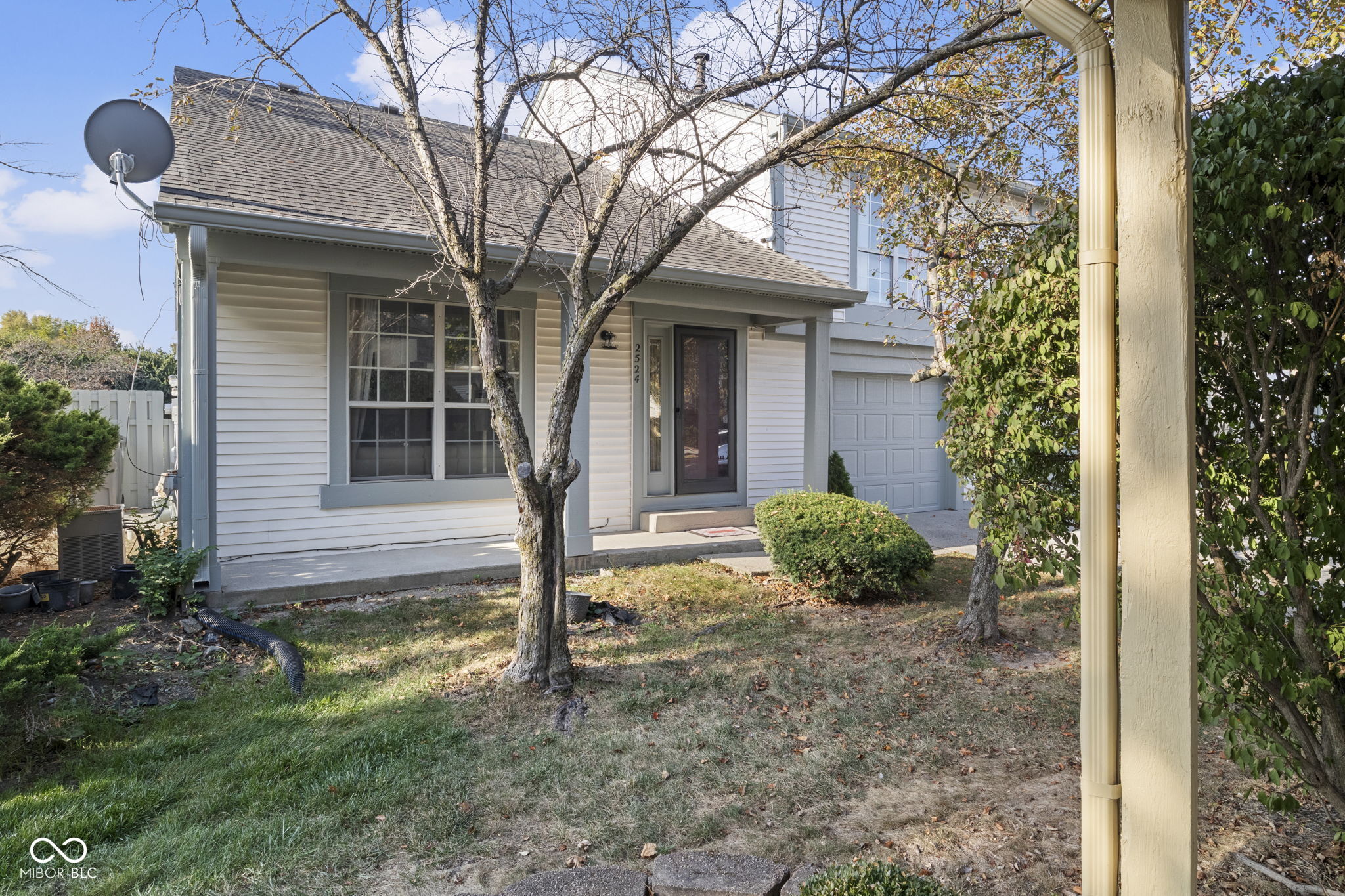 2524 Chaseway Court Indianapolis, IN 46268 - Photo 4 of 25