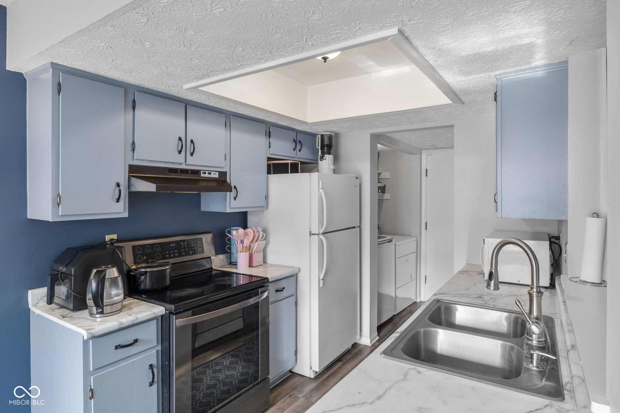 2524 Chaseway Court Indianapolis, IN 46268 - Photo 10 of 25