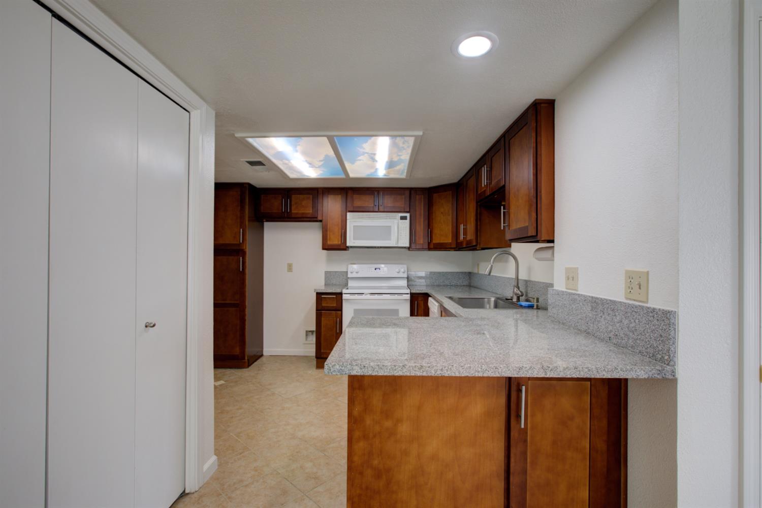 1247 Aspen Street Merced, CA 95340 - Photo 8 of 23 Gallery Image 8