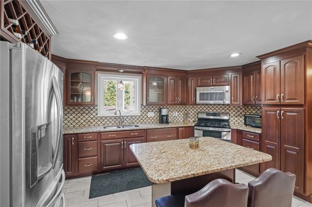 $525,000 | 15 Perkins Street, Warwick, RI 02886