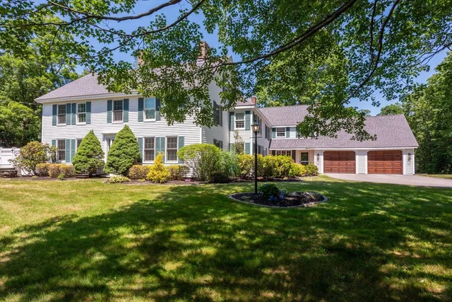 $995,000 | 98 Sweet Hill Road, Plaistow, NH 03865