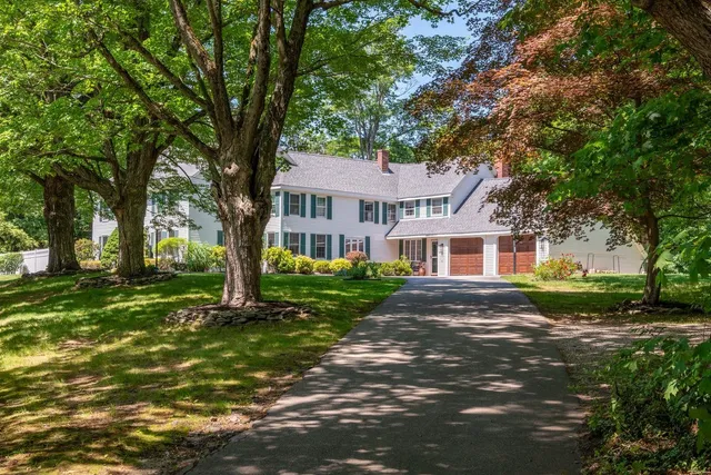 $995,000 | 98 Sweet Hill Road, Plaistow, NH 03865