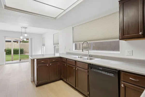 $2,800 | 17435 North 46th Street, Phoenix, AZ 85032