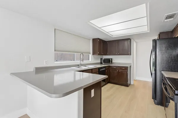 $2,800 | 17435 North 46th Street, Phoenix, AZ 85032