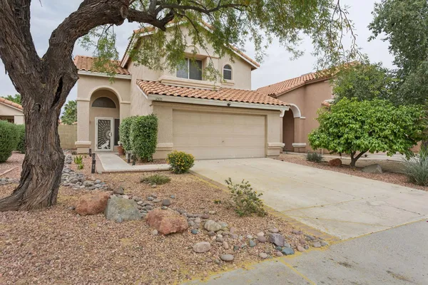 $2,800 | 17435 North 46th Street, Phoenix, AZ 85032