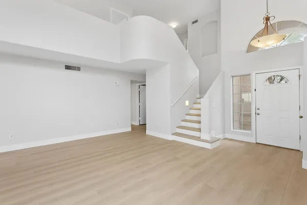 $2,800 | 17435 North 46th Street, Phoenix, AZ 85032