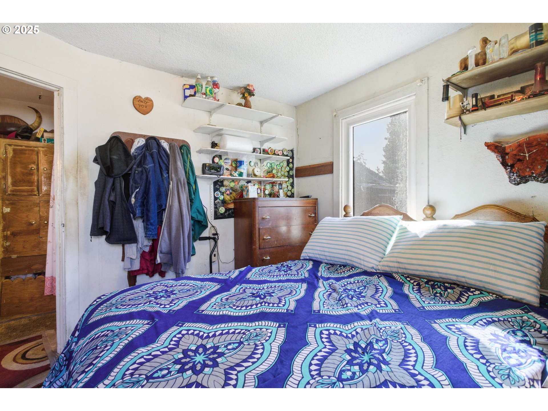 176 South 38th Street Springfield, OR 97478 - Photo 24 of 35 a view of a bedroom with furniture