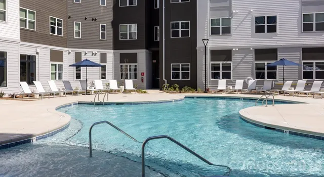 $1,275 | 8424 North Tryon Street, Unit A2, Charlotte, NC 28262