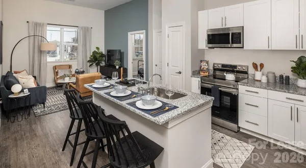 $1,370 | 8424 North Tryon Street, Unit A2, Charlotte, NC 28262