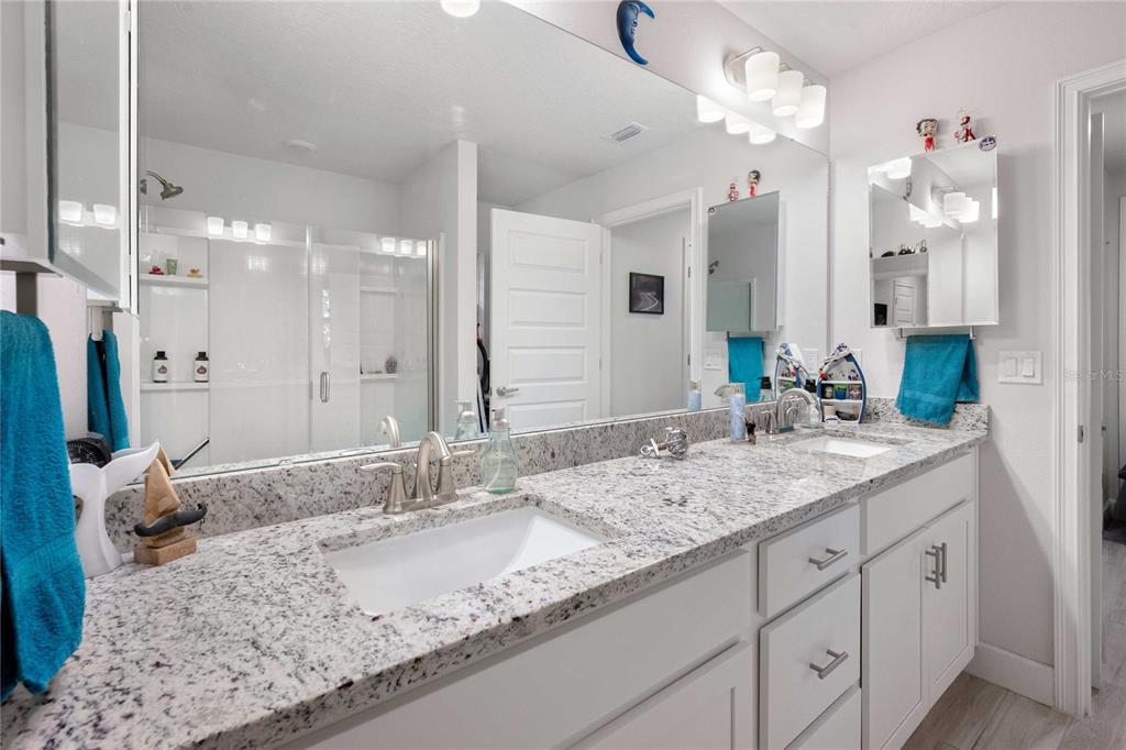 13019 Ogden Glade Road Dade City, FL 33525 - Photo 17 of 33