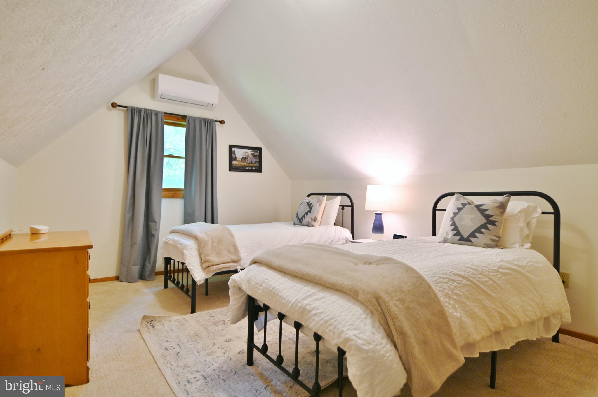 55 Morrie Drive Basye, VA 22810 - Photo 27 of 44 Upper level bedroom