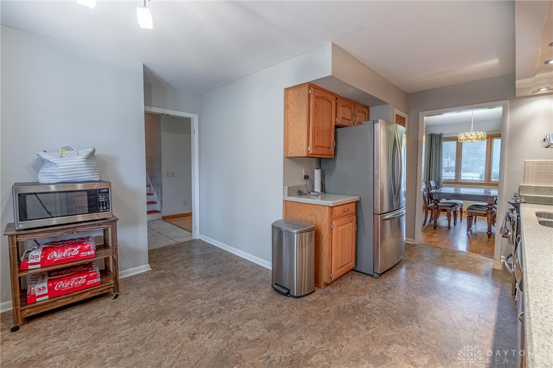5603 Oak Valley Road Dayton, OH 45440 - Photo 8 of 22 Gallery Image 8