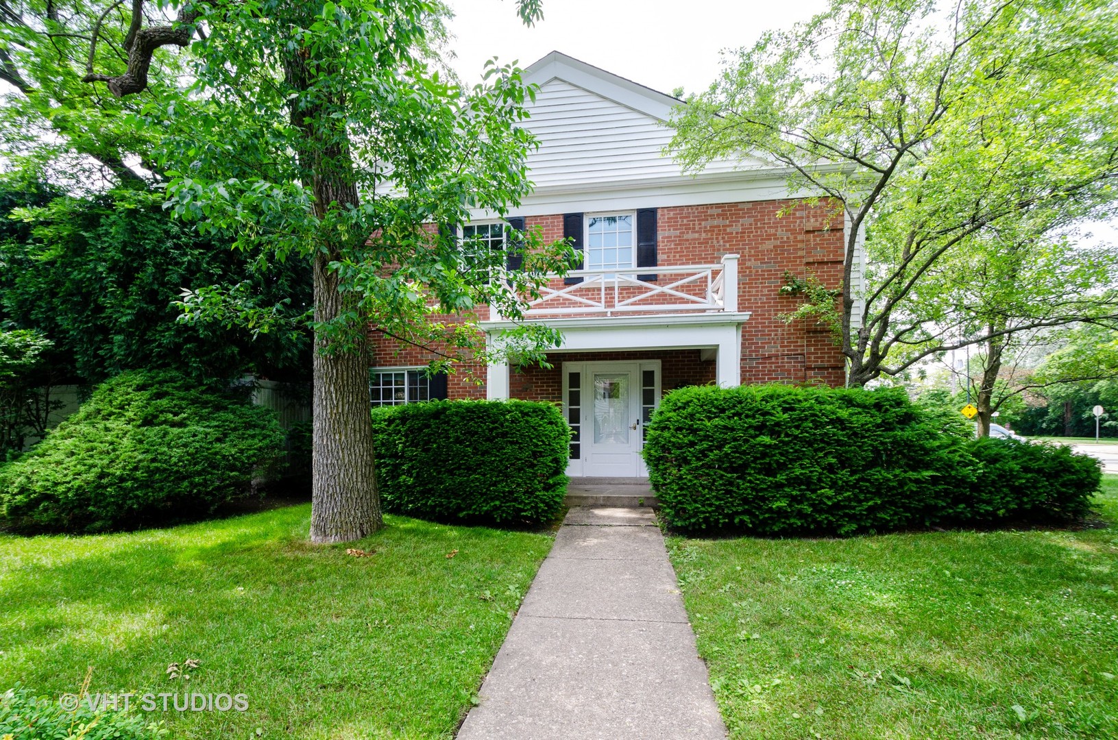 90 Warwick Road Winnetka, IL 60093 - Photo 2 of 12