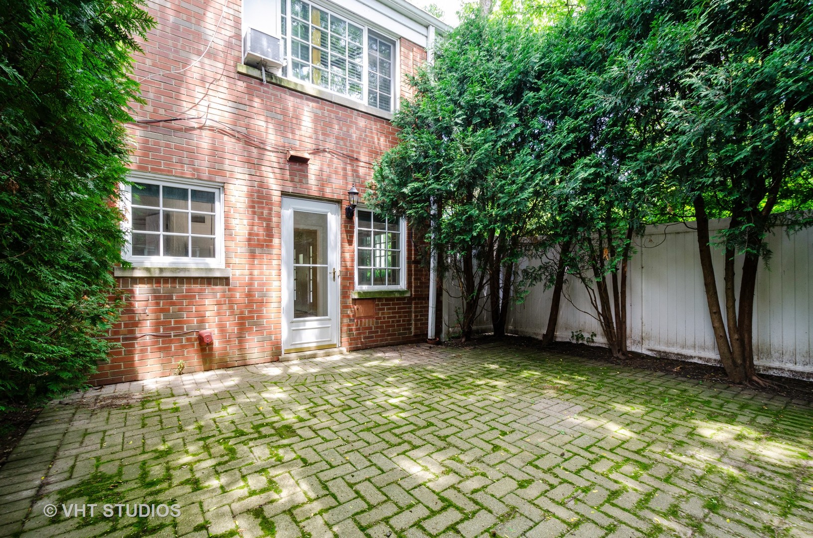 90 Warwick Road Winnetka, IL 60093 - Photo 10 of 12