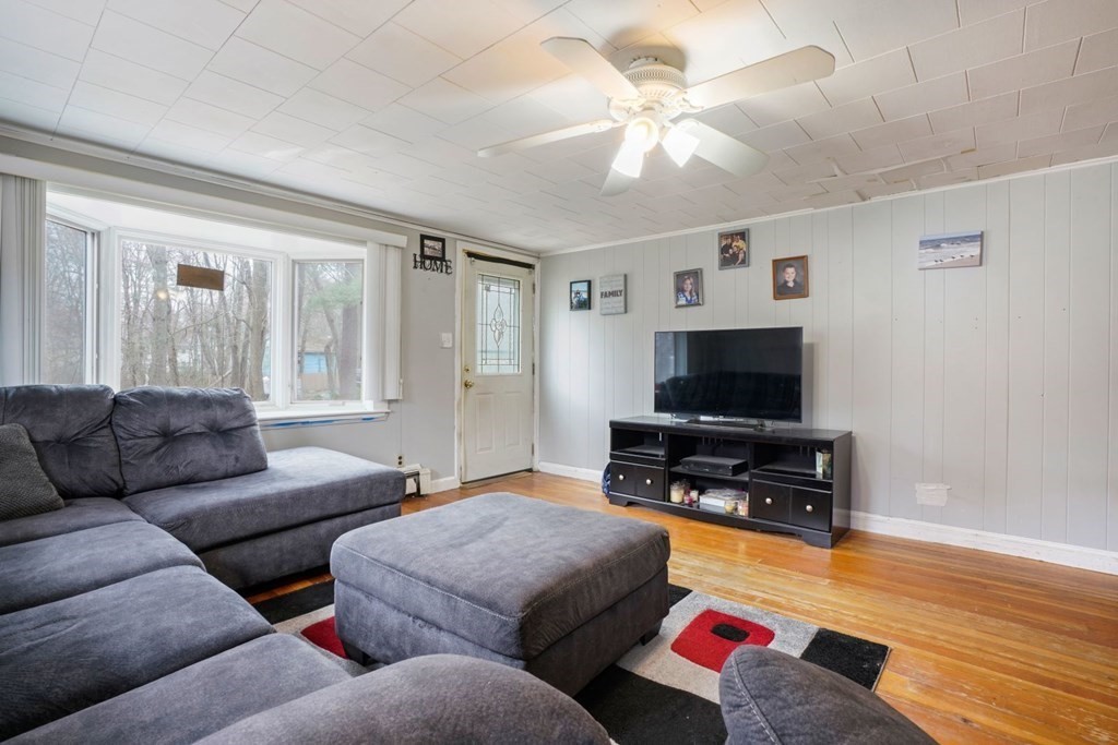 22 Bagley Road Holbrook, MA 02343 - Photo 2 of 10