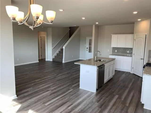 $299,500 | 8127 Kinslee Lane, Iowa, LA 70647