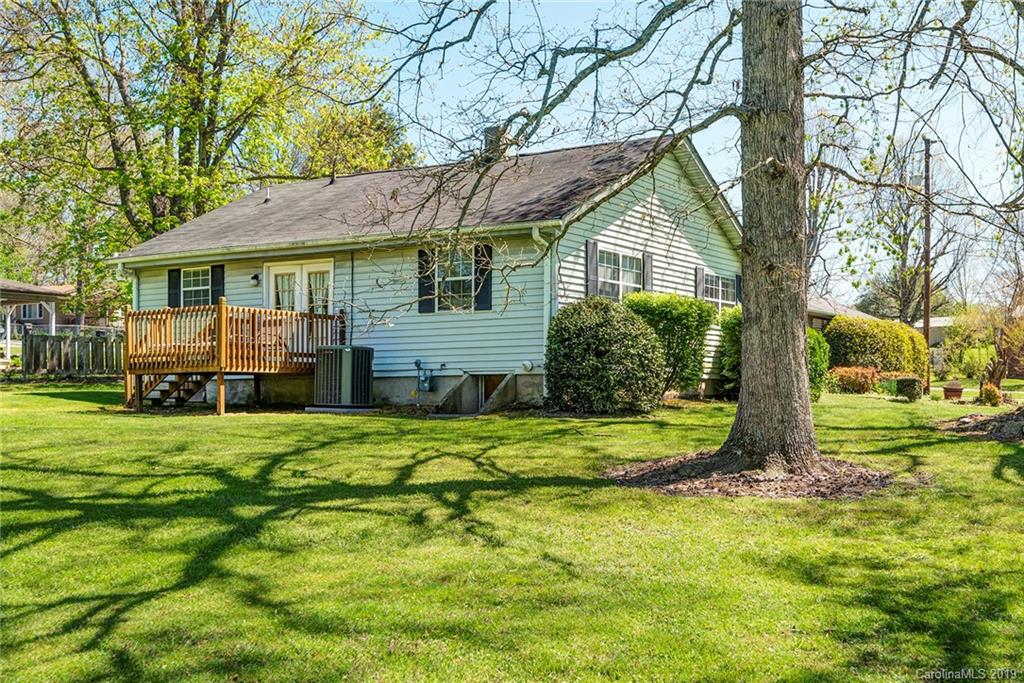 519 Dana Road Hendersonville, NC 28792 - Photo 2 of 25 Gallery Image 2