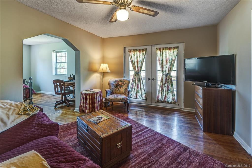 519 Dana Road Hendersonville, NC 28792 - Photo 14 of 25 Gallery Image 14