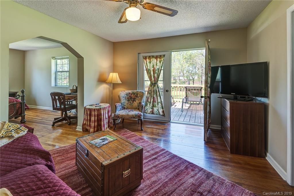 519 Dana Road Hendersonville, NC 28792 - Photo 15 of 25 Gallery Image 15