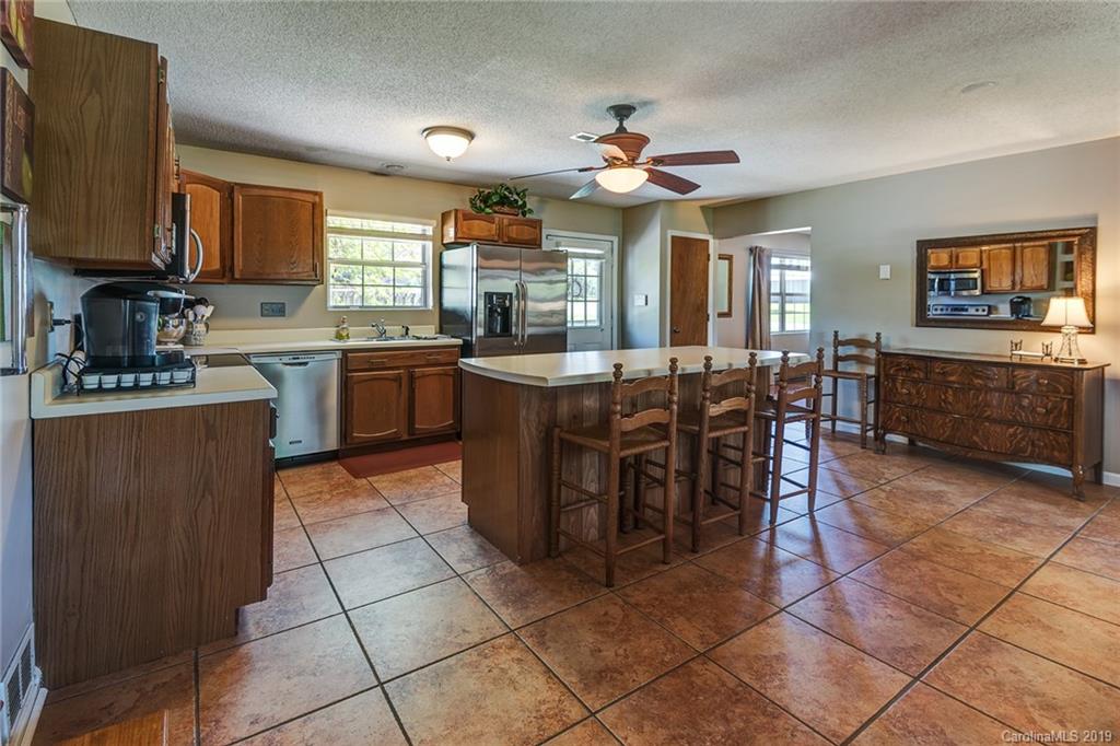 519 Dana Road Hendersonville, NC 28792 - Photo 3 of 25 Gallery Image 3