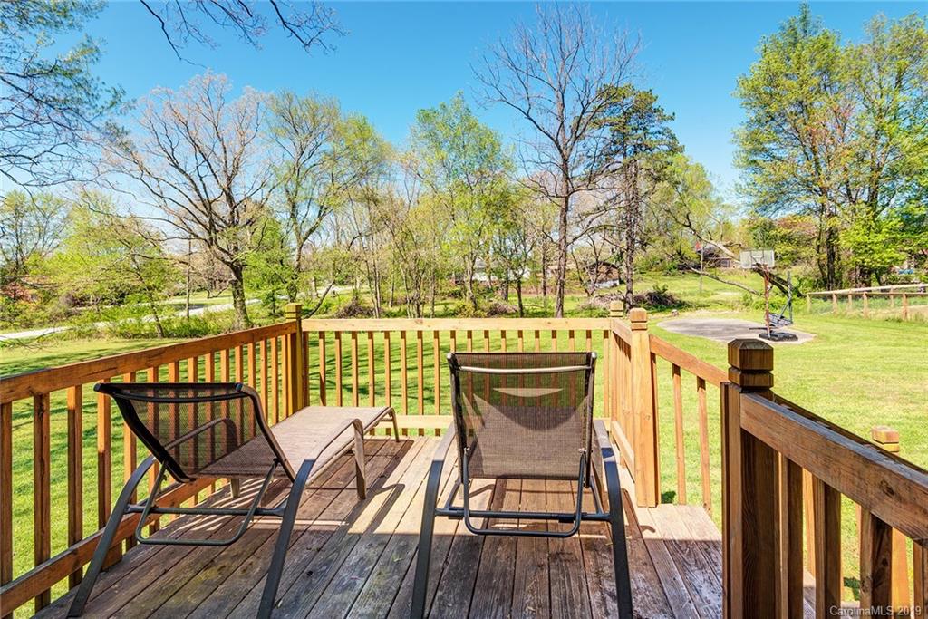 519 Dana Road Hendersonville, NC 28792 - Photo 23 of 25 Gallery Image 23