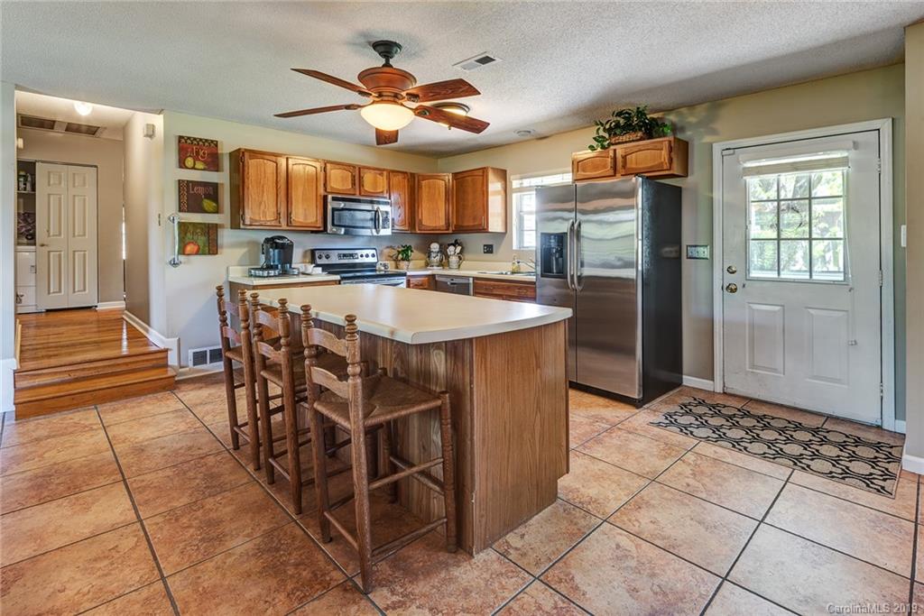 519 Dana Road Hendersonville, NC 28792 - Photo 5 of 25 Gallery Image 5