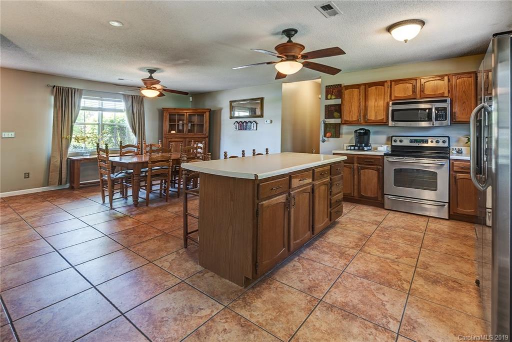 519 Dana Road Hendersonville, NC 28792 - Photo 7 of 25 Gallery Image 7