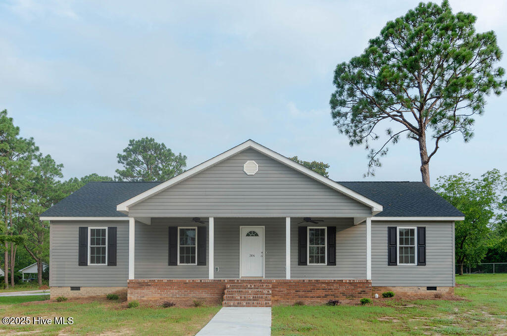 306 Locust Street Hamlet, NC 28345 - Photo 1 of 30 Main