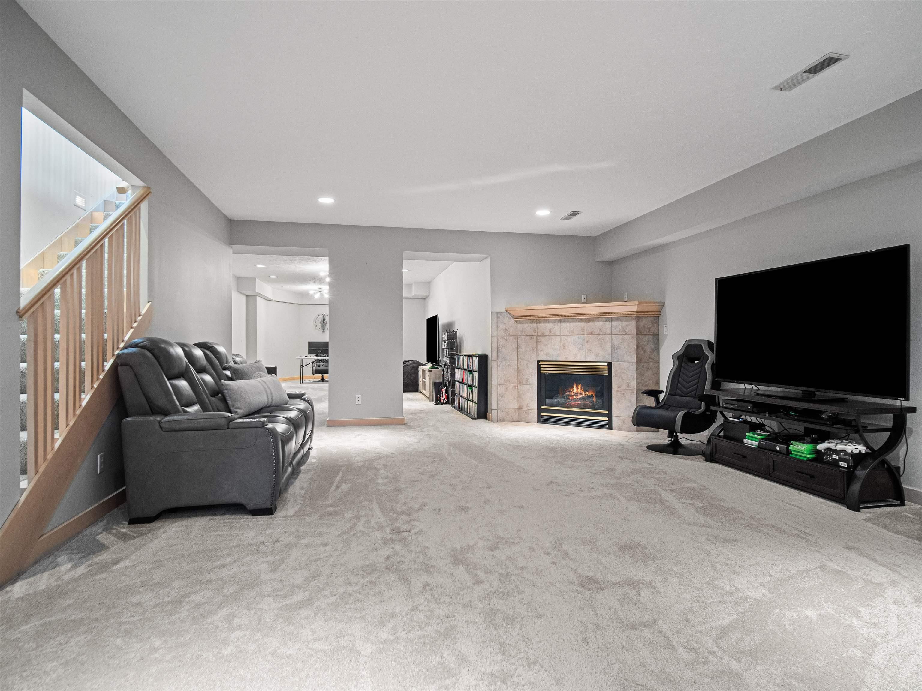 8055 East North Road Syracuse, IN 46567 - Photo 27 of 36 Gallery Image 27