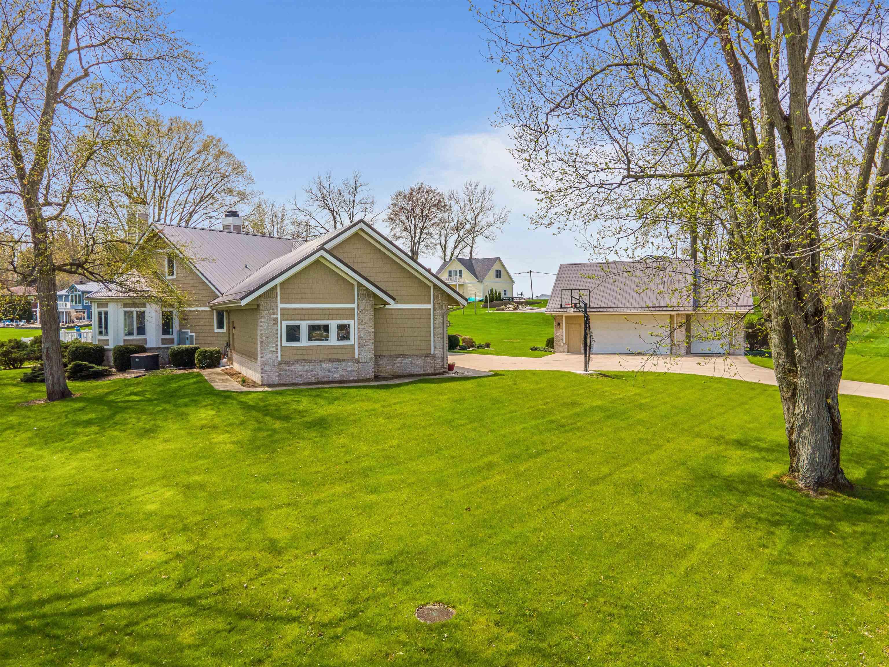8055 East North Road Syracuse, IN 46567 - Photo 33 of 36 Gallery Image 33