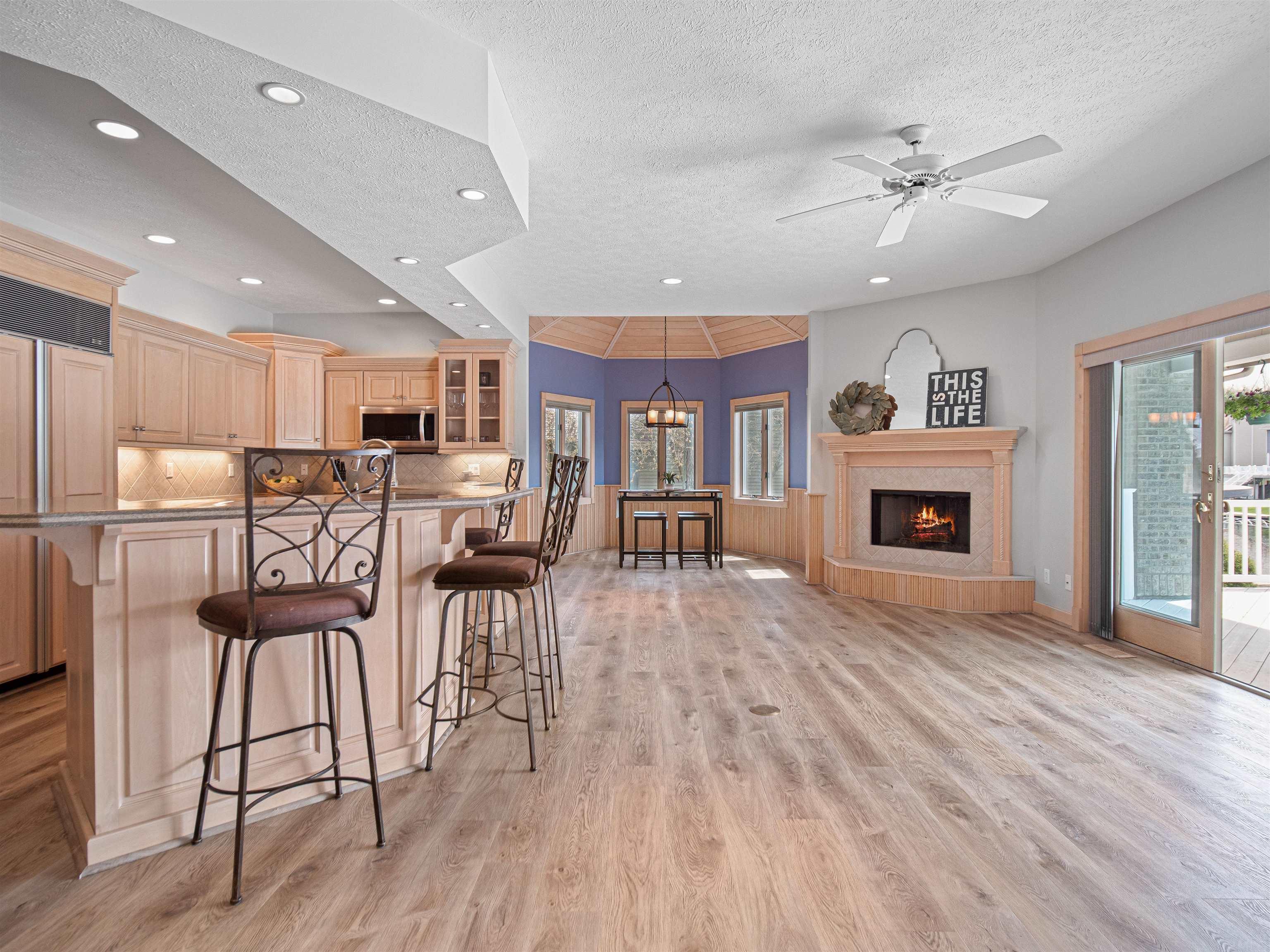 8055 East North Road Syracuse, IN 46567 - Photo 10 of 36 Gallery Image 10